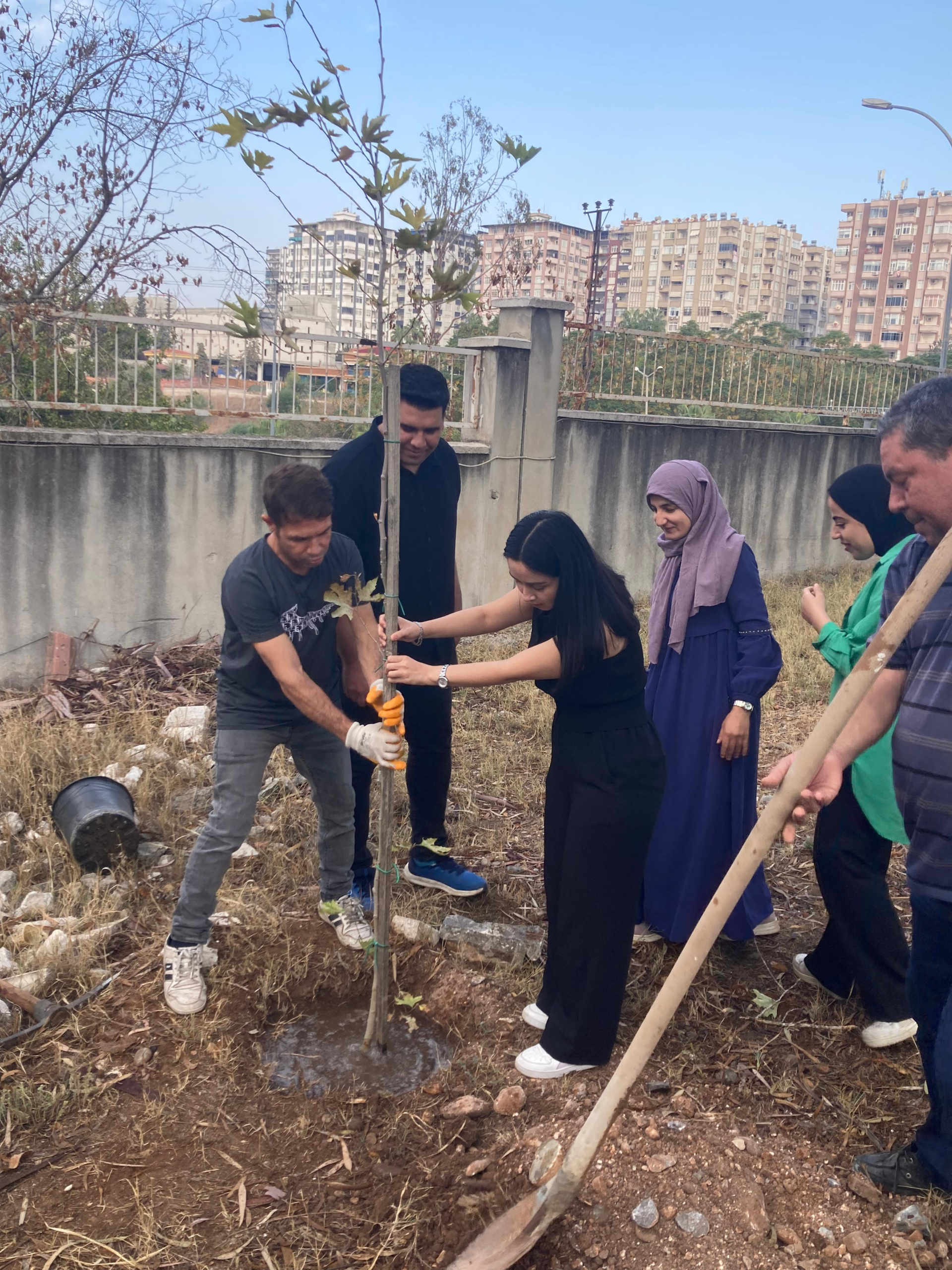 Milli Ağaçlandırma Günü kapsamında, personel ve öğrencilerimiz “Fidan Dikme” etkinliğine katıldı.